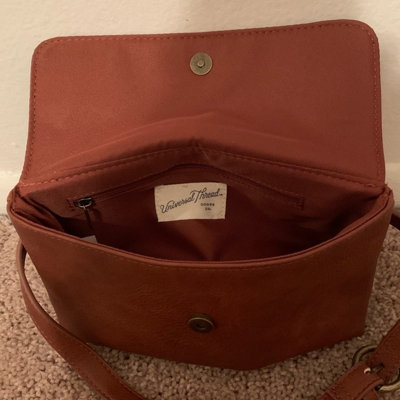 Universal Thread Cognac Fanny Pack - Picture 3 of 4